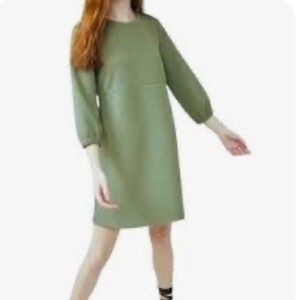 Free assembly. NWT-  3/4 sleeve crew green swing dress size: Small.